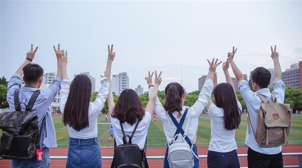 德州乘務(wù)學校為你解析空乘專業(yè)前景！