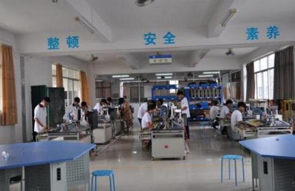 滄州中捷職業(yè)技術(shù)學(xué)校機(jī)電技術(shù)應(yīng)用專業(yè)都有哪些課程可以學(xué)習(xí)？