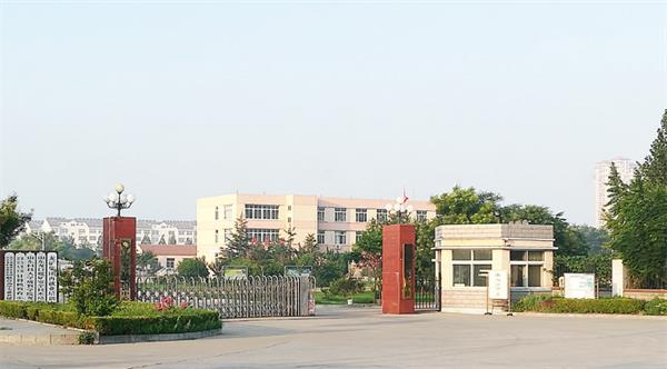 山東龍口礦業(yè)集團(tuán)高級(jí)技工學(xué)校是全日制嗎？