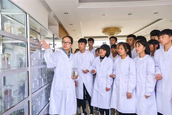 秦皇島藥科中等職業(yè)學校怎么樣？