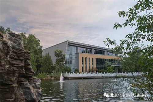 北京播音主持學(xué)校有什么可報(bào)考的院校？