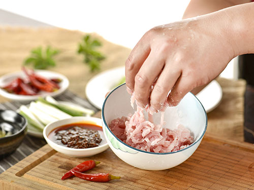 成都烹飪學(xué)校哪所比較好？