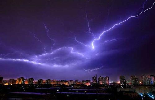 雷雨天氣如何用電？張家口文華電力中等職業(yè)學(xué)校