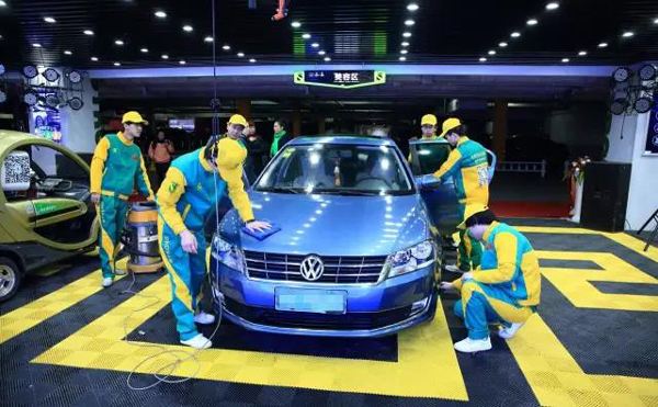 想學(xué)汽車運(yùn)用與維修專業(yè)？就選邢臺汽修服裝學(xué)校！