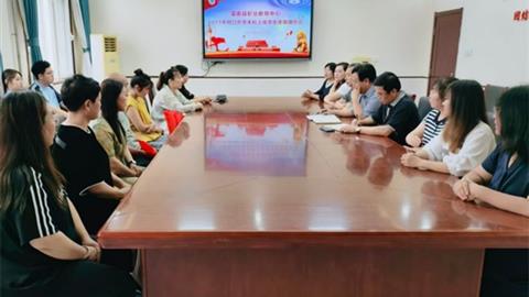 昔日中考“失意”，今朝高考“逆襲” ——灤南職教中心學(xué)子金榜題名，家長(zhǎng)感恩贈(zèng)錦旗